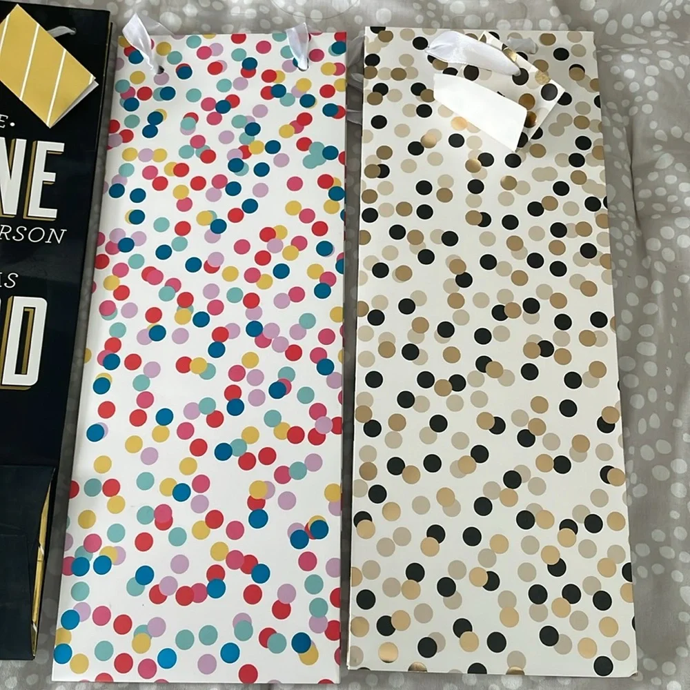 Set of 10 miscellaneous wine gift bags. Great for the upcoming holidays